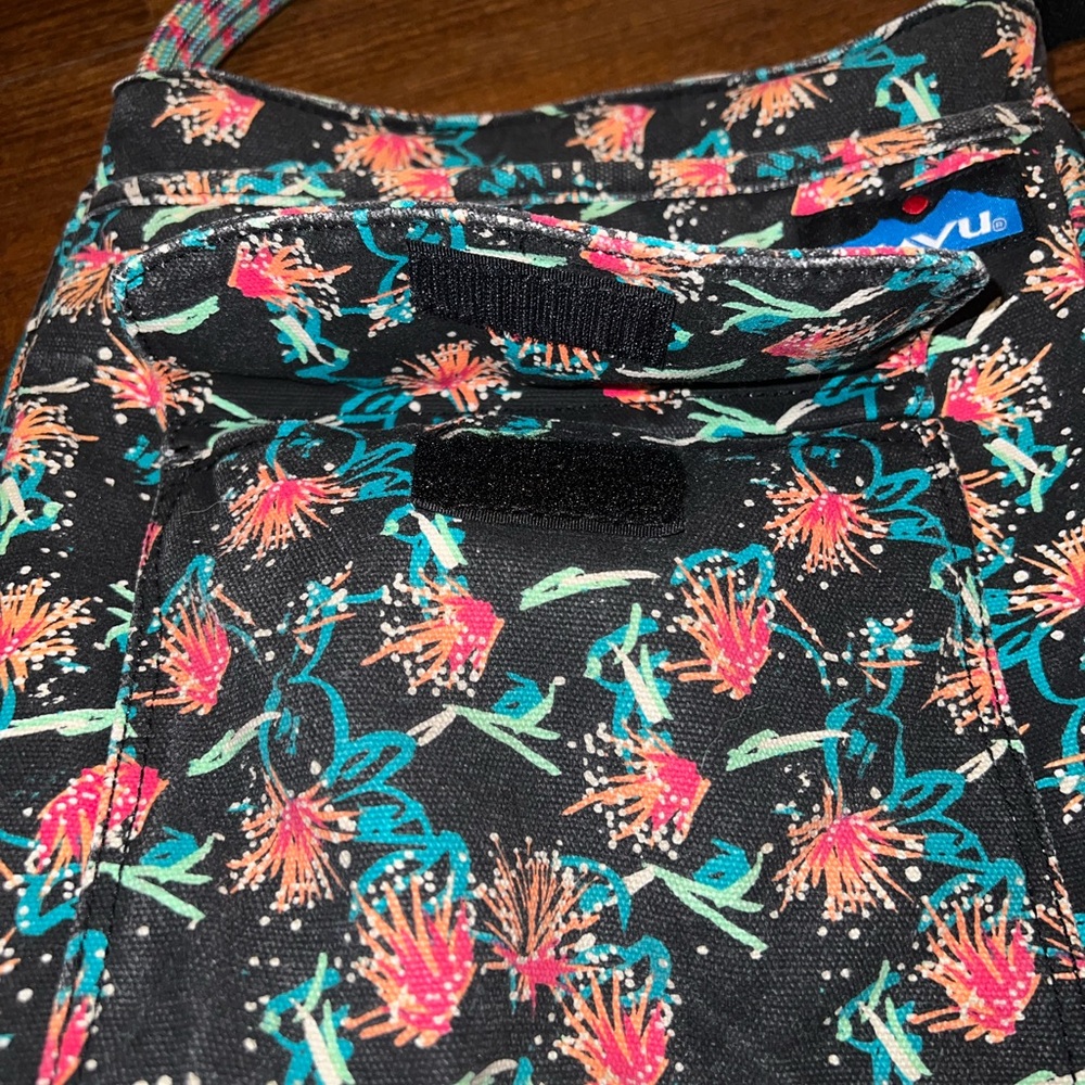 Kavu Crossbody Rope Purse Bag Blue Pink Floral Firework Canvas Adjustable Strap - Picture 6 of 13
